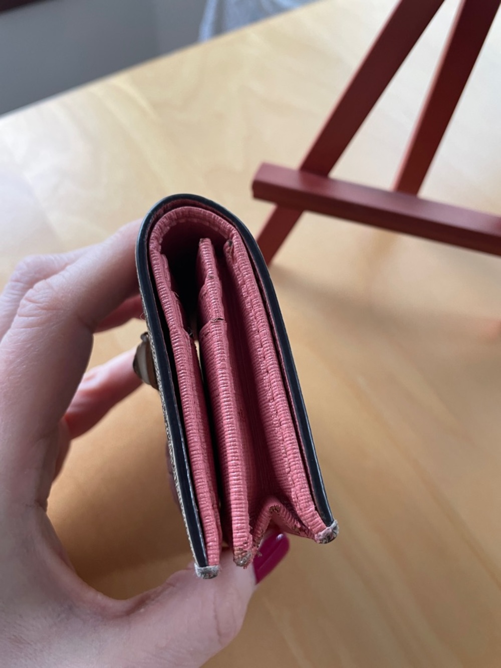 Gucci Beige GG Supreme Canvas Card Slot Walket Pink Lip Patch Eye & Star Accents - Picture 5 of 17